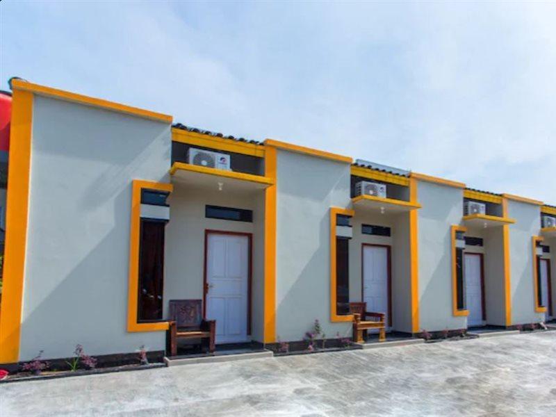 Griya Annisa Hotel Tegal  Ngoại thất bức ảnh