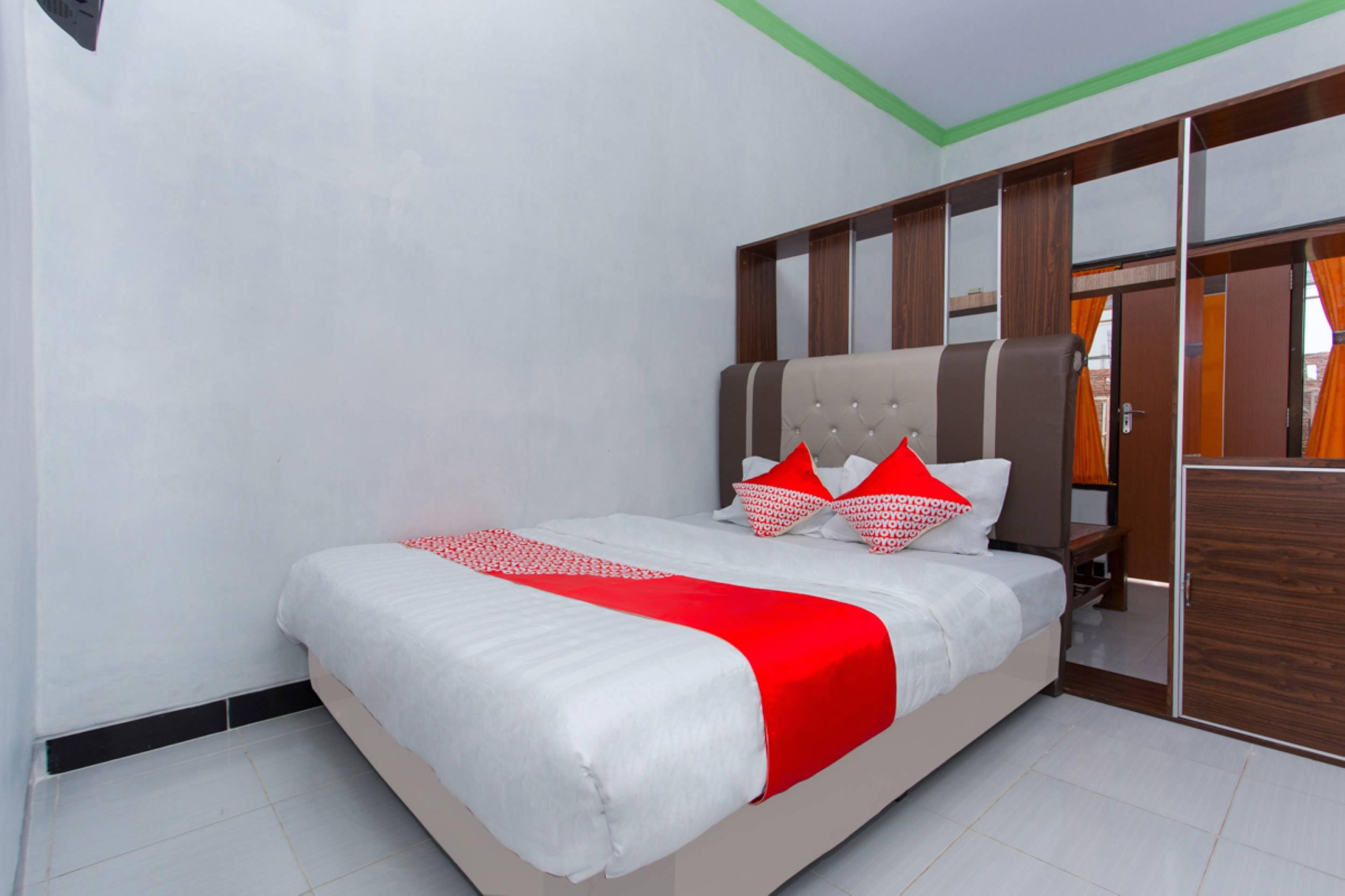Griya Annisa Hotel Tegal  Ngoại thất bức ảnh