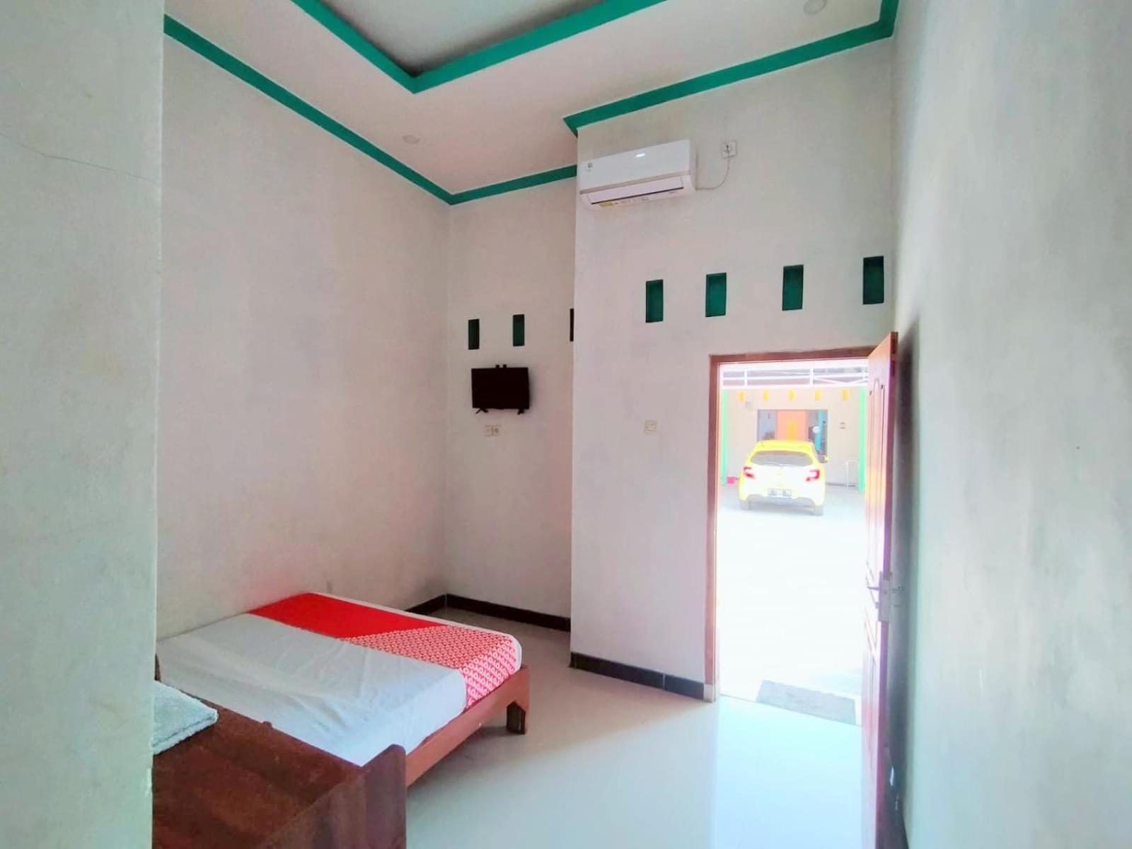 Griya Annisa Hotel Tegal  Ngoại thất bức ảnh